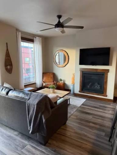 Main picture of 509 Nucleus Ave