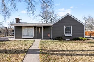 Main picture of 105 S Kendall St