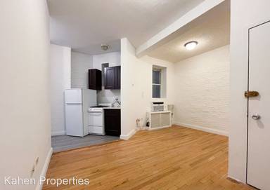 Main picture of 202 E 21st St