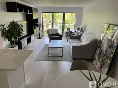 Main picture of 35300 Woodward Ave