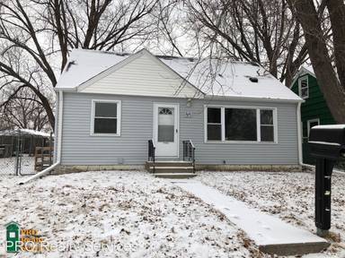 Main picture of 3841 2 1/2 St NE