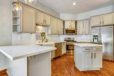 Main picture of 1432 W 21st St