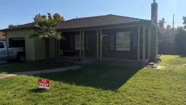 Main picture of 1530 W 23rd St