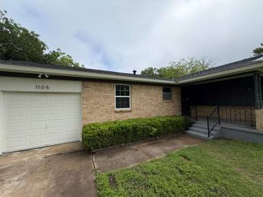 Main picture of 1105 E Robertson Ave