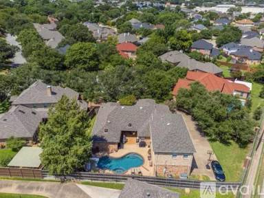 Main picture of 2732 Canyon Crest Ct