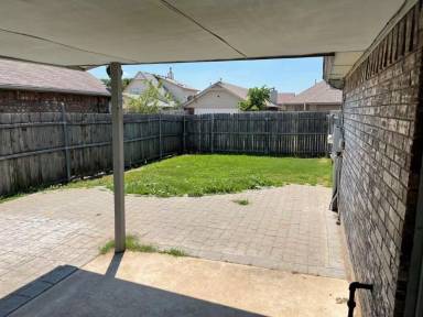 Main picture of 2101 Parkview Dr