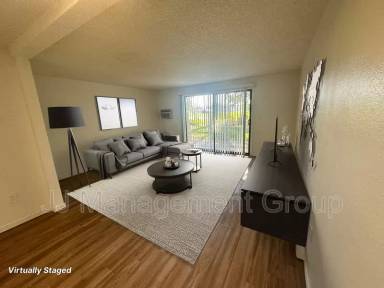 Main picture of 3414 S Grand Blvd