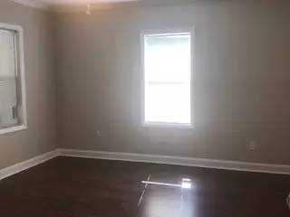 Main picture of 912 W 5th Ave
