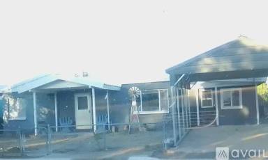 Main picture of 123 Spruce St