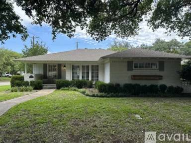Main picture of 6431 Woodcrest Ln
