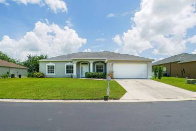 Main picture of 2753 Nature Pointe Loop