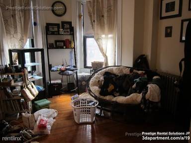 Main picture of 504 Beacon St