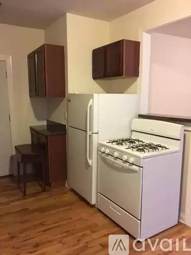 Main picture of 3823 N Fremont St