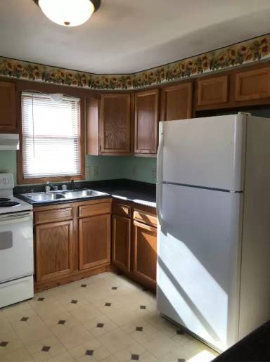 Main picture of 427 3rd Ave SW