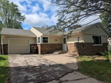Main picture of 1904 Wisteria Rd