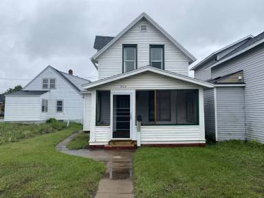Main picture of 905 Water St