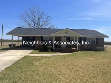 Main picture of 73 W Strickland Rd