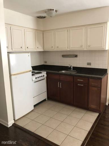 Main picture of 5746 N Sheridan Rd