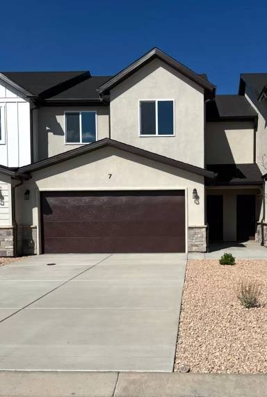 Main picture of 535 W 2530 N