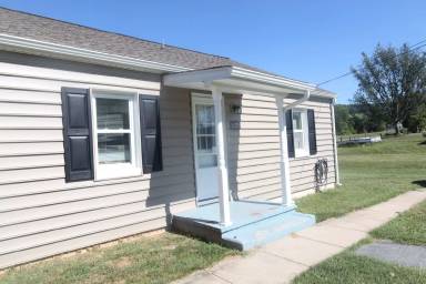 Main picture of 52A N Main St