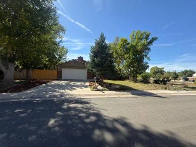 Main picture of 4404 E Maplewood Way