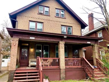 Main picture of 372 E 14th Ave