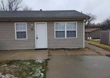 Main picture of 407 W Davis St