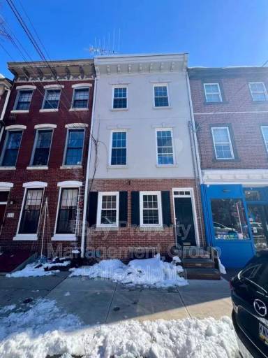 Main picture of 713 S 2nd St