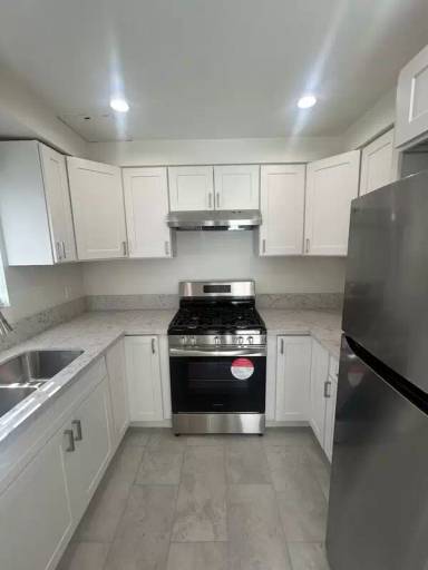 Main picture of 334 W 120th St