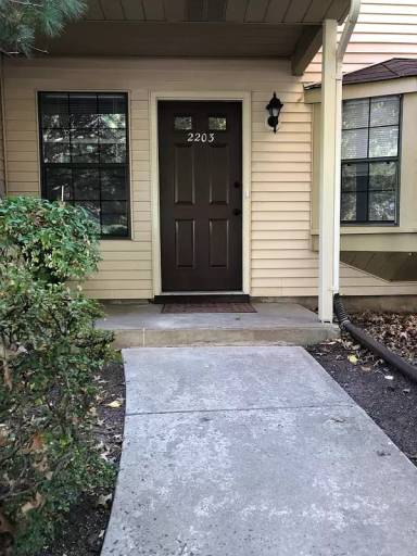Main picture of 2203 Timber Oaks Rd