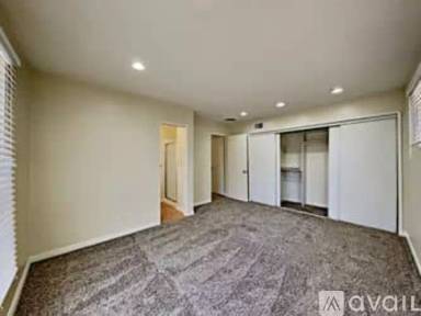 Main picture of 8237 Variel Ave