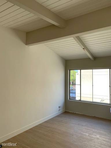 Main picture of 3911 Wade St