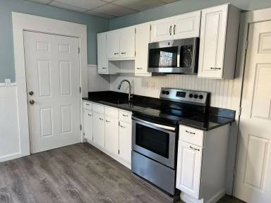 Main picture of 27 Ellen St