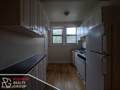 Main picture of 550-60 W Aldine Ave