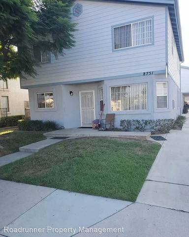 Main picture of 8751 La Salle St