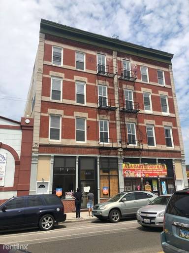 Main picture of 2620 W Cermak Rd