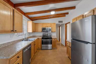 Main picture of 1503 E Adelaide Dr