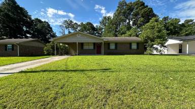 Main picture of 128 Crestview Dr