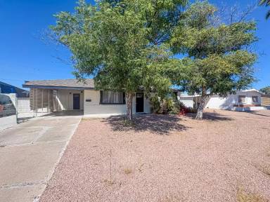 Main picture of 2048 E Arbor Ave