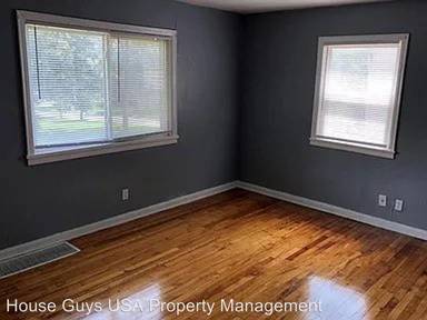 Main picture of 5642 Wabash Ave