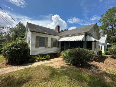 Main picture of 602 Talaflo St