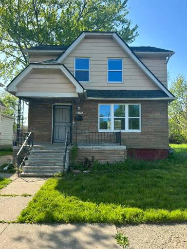 Main picture of 10125 Lanark St