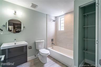 Main picture of 1100 10th St