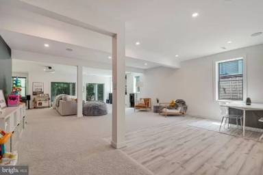 Main picture of 9690 Parkland Meadow Ln