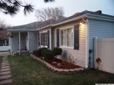 Main picture of 3135 S Valley St