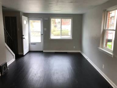Main picture of 1567 Clark St