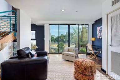 Main picture of 815 Hampton Dr