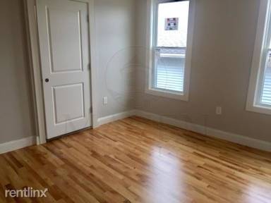 Main picture of 1 Dell St