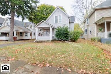 Main picture of 1030 1/2 Lake Ave