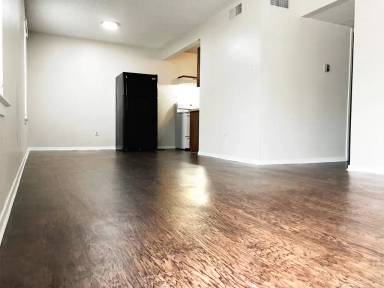Main picture of 304 College St